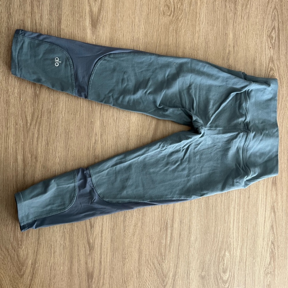 Alo crop leggings size small